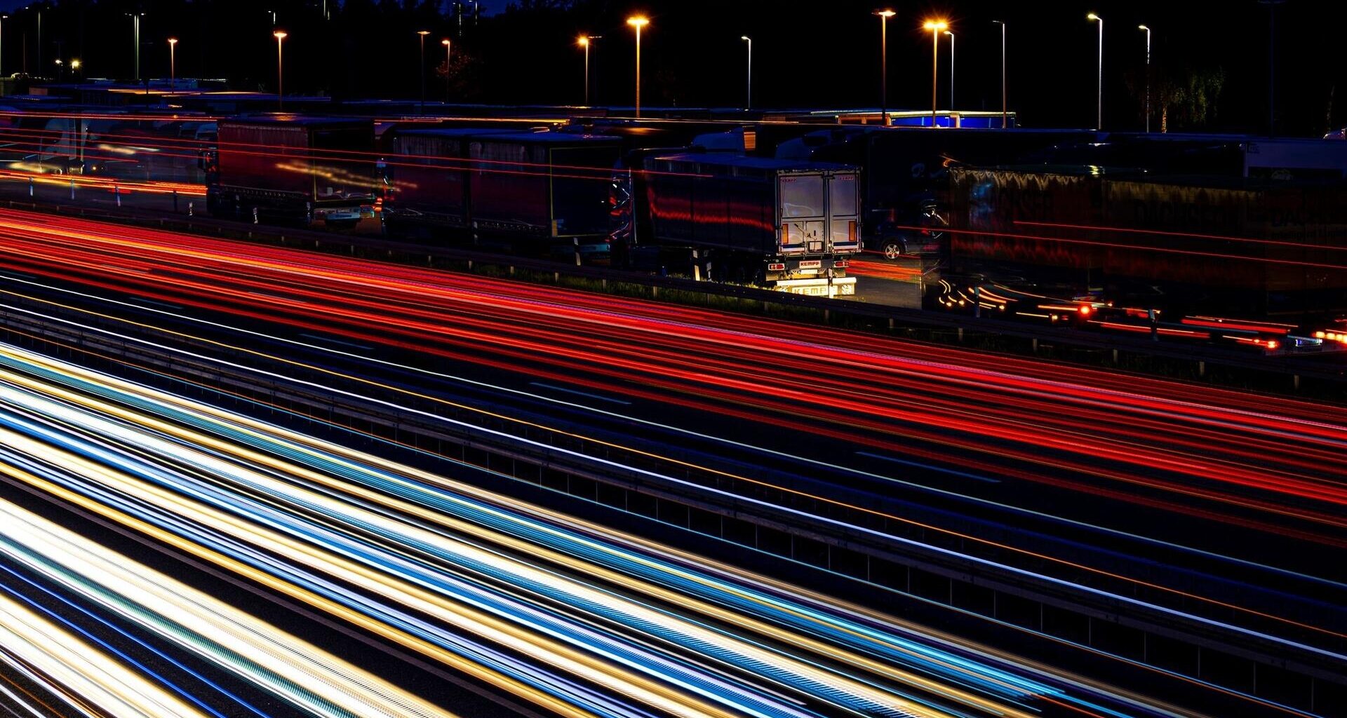 Weihnachtsüberraschung: Polizei beschenkt Lastwagenfahrer