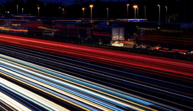 Weihnachtsüberraschung: Polizei beschenkt Lastwagenfahrer