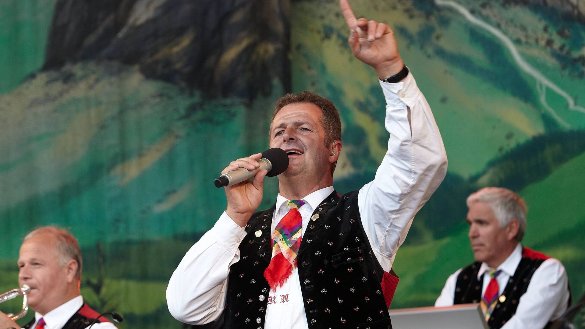 Die Kastelruther Spatzen (Archivbild): Bei ihrer Tour durch Ostdeutschland sind die Schlagerstars in einer verjüngten Besetzung unterwegs. Die Kastelruther Spatzen (Archivbild): Bei ihrer Tour durch Ostdeutschland sind die Schlagerstars in einer verjüngten Besetzung unterwegs.