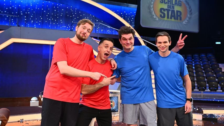 Bastian Bielendorfer und Özcan Coşar und Lutz van der Horst und Fabian Köster bei "Schlag den Star"