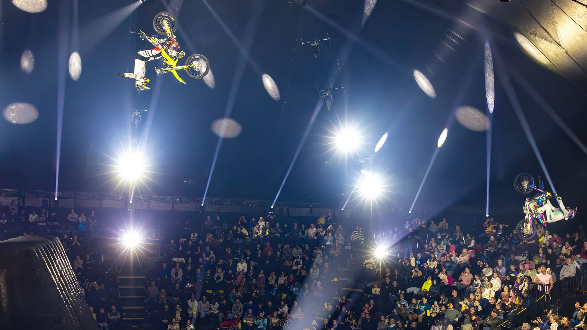 Die X-Mas-Show von Flic Flac gastiert 2026 zum zwölften Mal in Nürnberg. Die X-Mas-Show von Flic Flac gastiert 2026 zum zwölften Mal in Nürnberg.