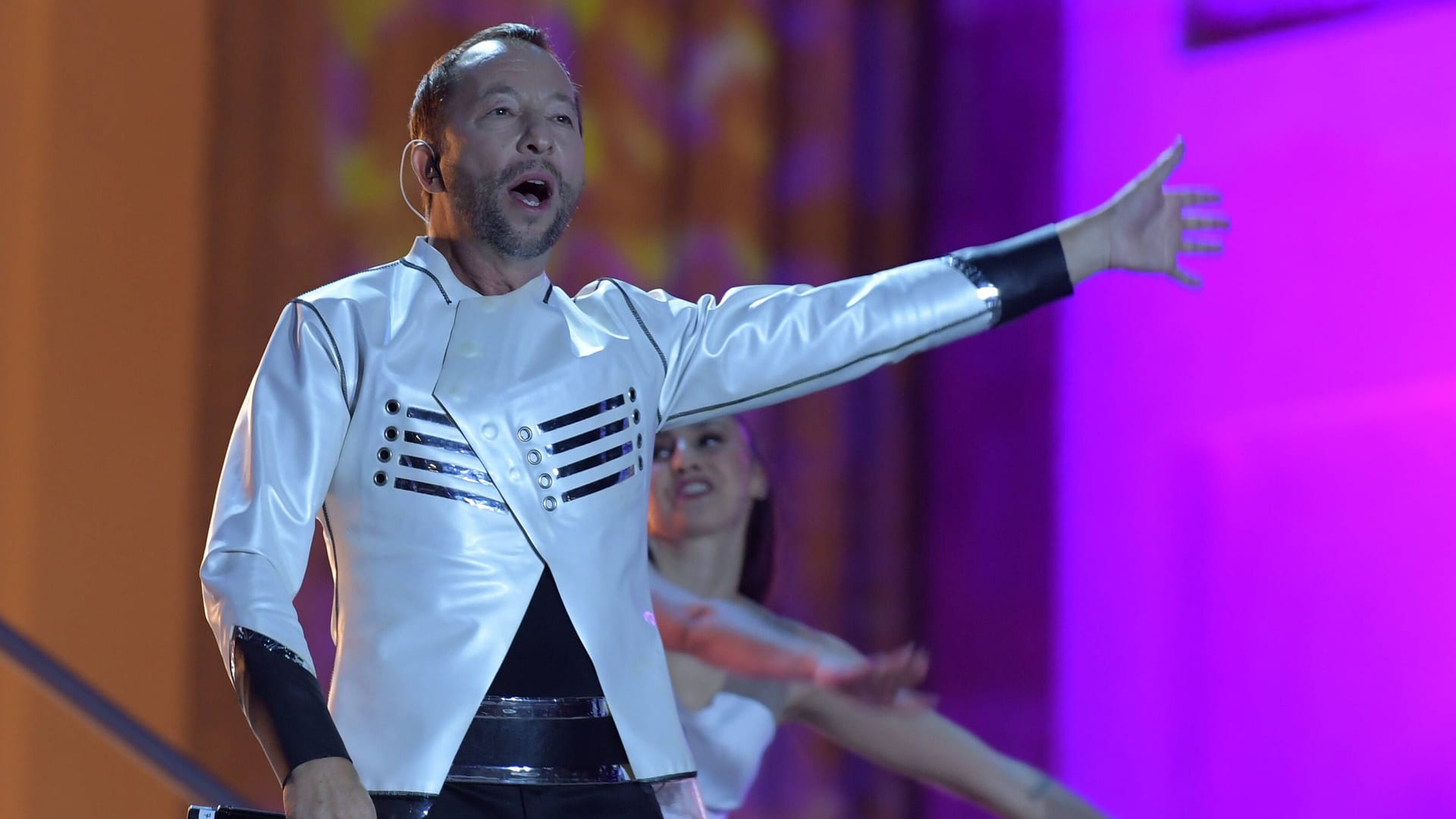 DJ Bobo: Der Sänger ist bis heute bekannt für seine eingängigen Eurodance-Nummern.