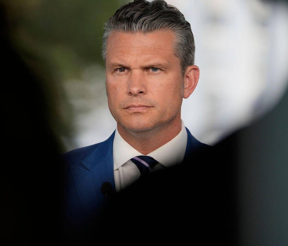 Völkerrechtsbruch? Weißes Haus stärkt Hegseth den Rücken