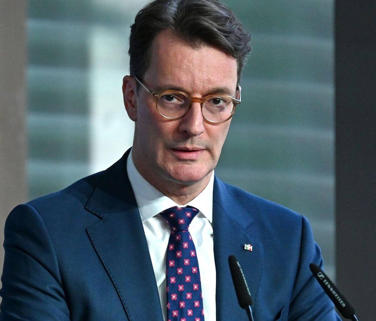 Wüst erinnert an Opfer der Kölner Silvesternacht