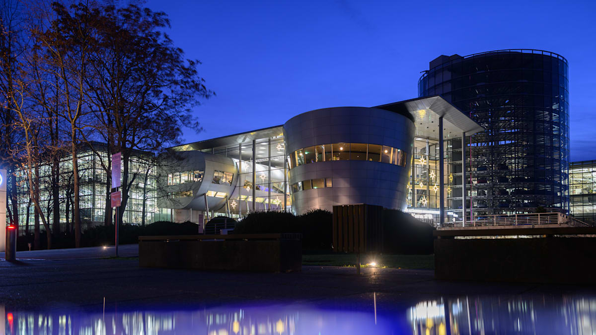 Dresden: Nach 24 Jahren – VW stellt Autoproduktion in Gläserner Manufaktur ein