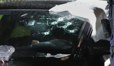 Köln: Acht Kugeln durch Autoscheibe – 36-jähriger Fahrer schwer verletzt