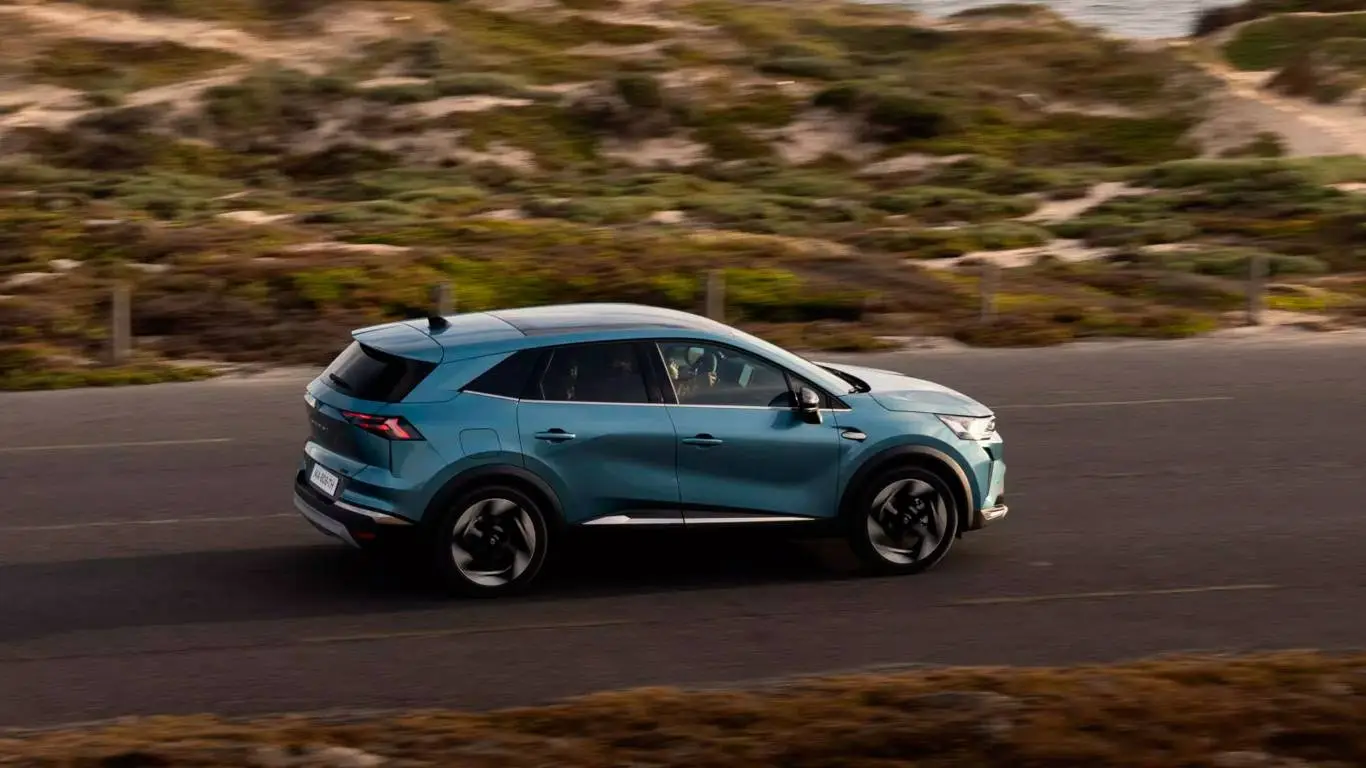 Frankreich prüft E-Führerschein: weniger Stunden, günstiger