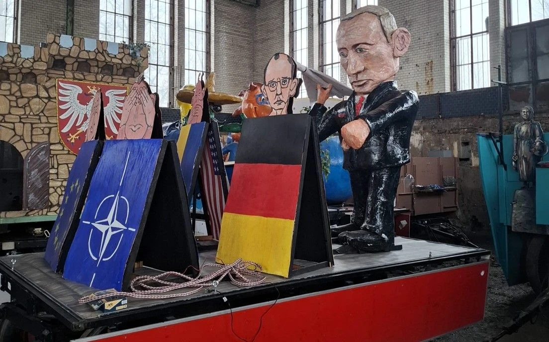 Dronenwerfer: Auch 2026 widmen sich die Fastnachter Putin.