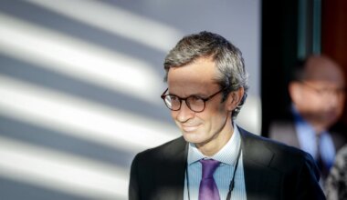 Ukraine News: Merz' Unterhändler reist zu Ukraine-Gesprächen nach Florida - Politik