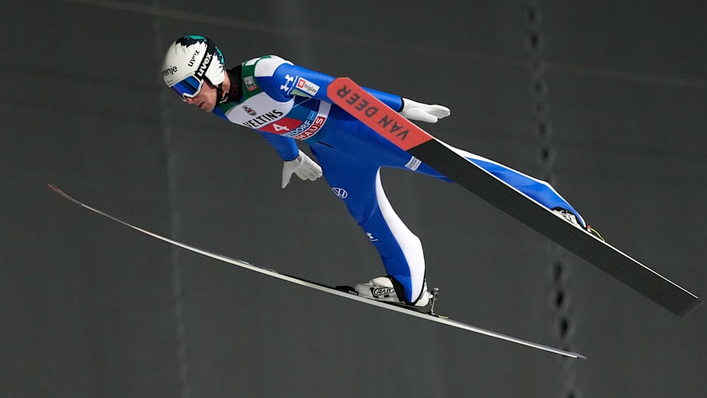 Timi Zajc springt in Oberstdorf auf Platz 2 – wird dann aber disqualifiziert