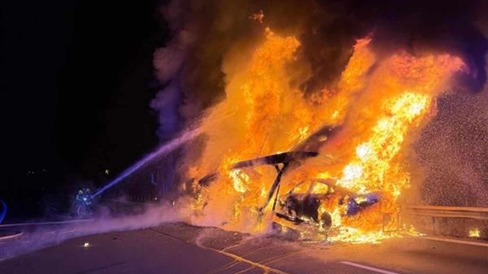 Lkw brennt auf A8 am Irschenberg – Strecke stundenlang gesperrt