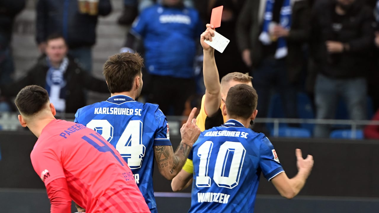 2. Bundesliga: KSC fassungslos über diesen Platzverweis | Sport