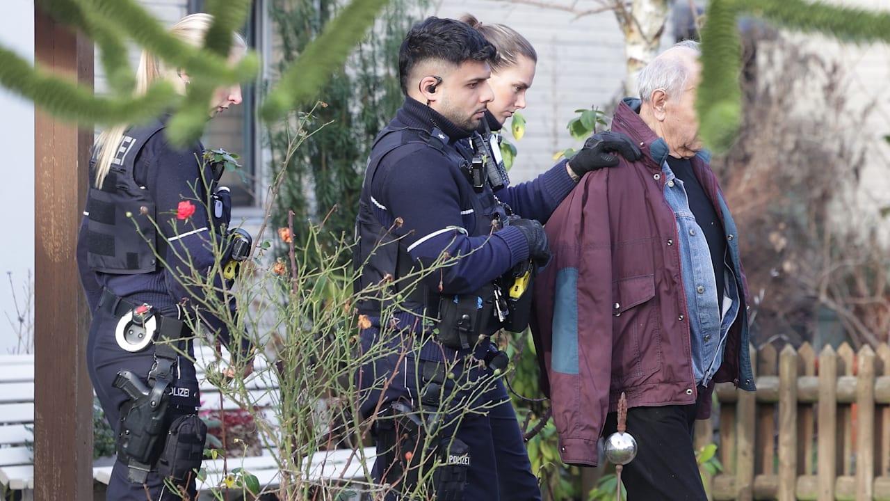 Düsseldorf: SEK nimmt bewaffneten Rentner (86) fest | Regional