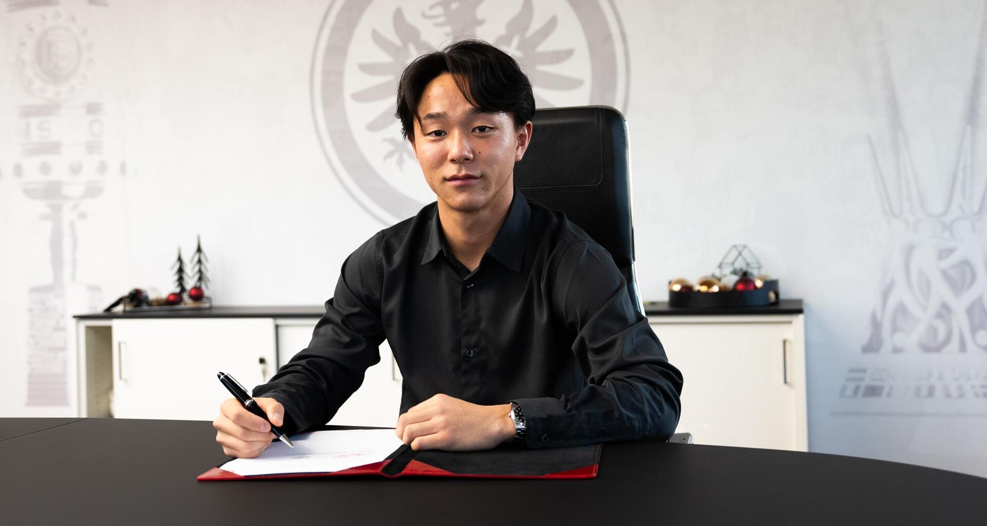 Eintracht Frankfurt News-Ticker: UEFA-Urteil: Keine Eintracht-Fans in Baku