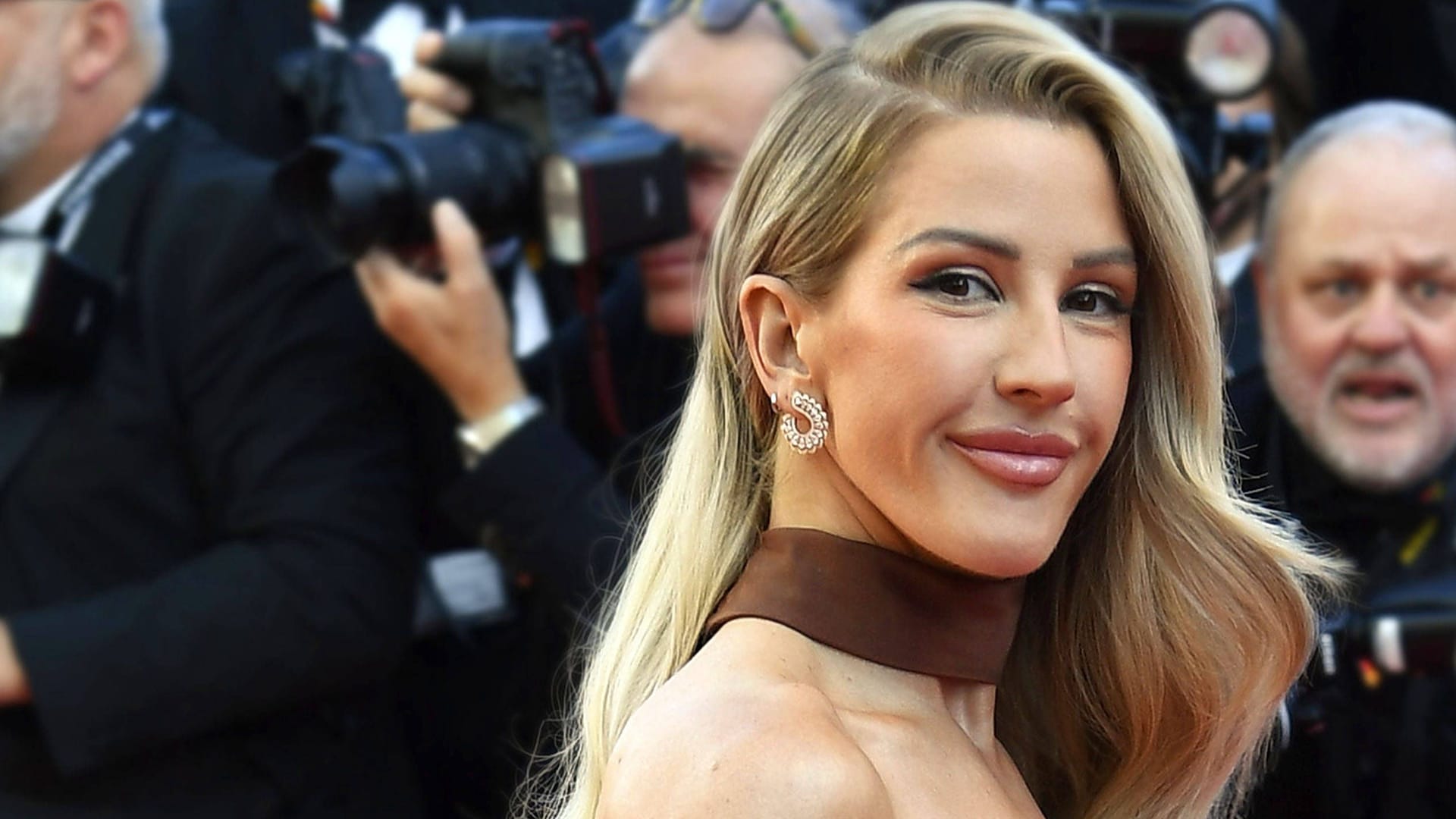 Ellie Goulding: Die Sängerin ist schwanger. Ellie Goulding: Die Sängerin ist schwanger.