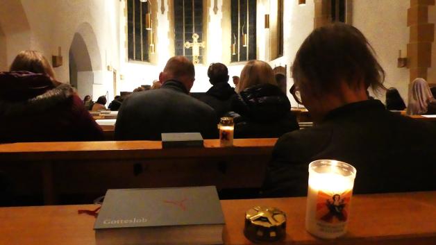 Die von den Geistlichen entzündeten 