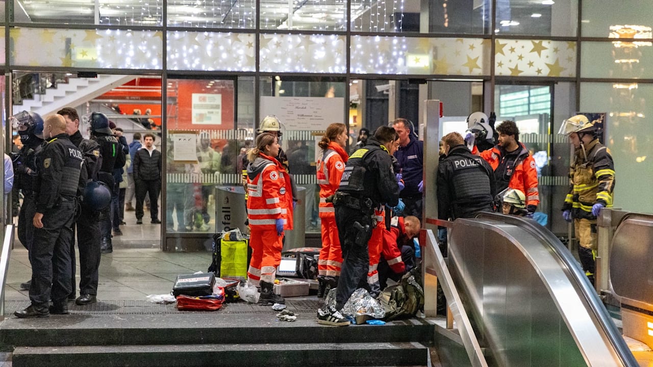 Großeinsatz am Essener Hauptbahnhof: Messer-Attacke nach Syrer-Demo | News