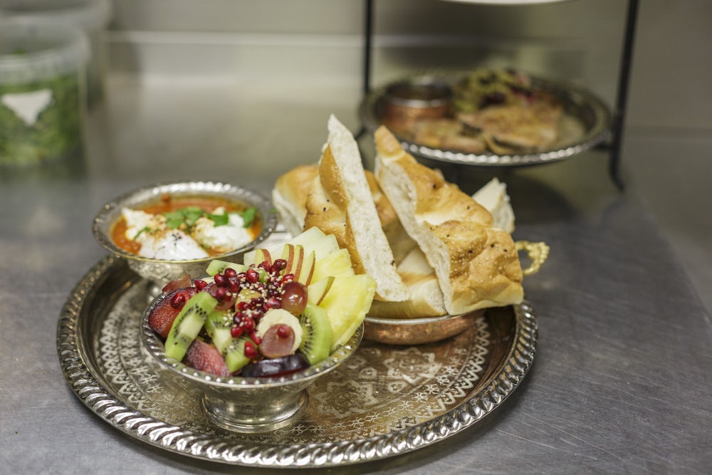 Das Langschläfer-Frühstück im Maria bietet eine große Auswahl quer durch die Küche der Levante.