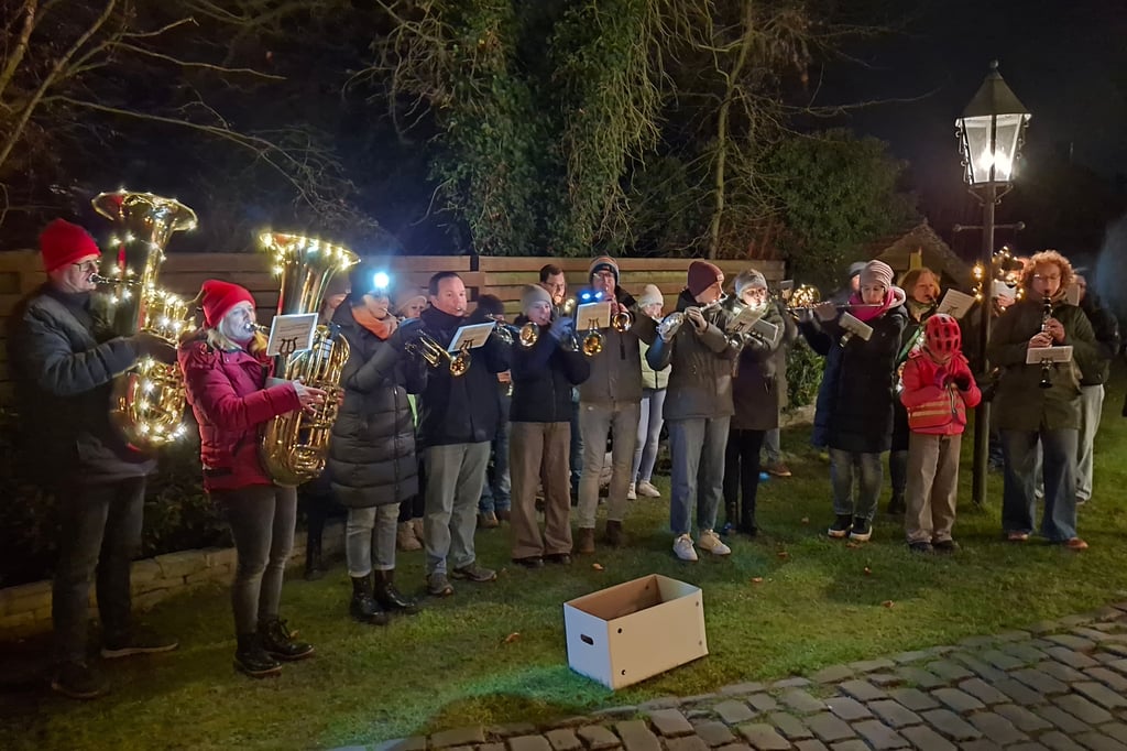 Musikverein Ostbevern: Weihnachtsklassiker & Straßenkonzert verzaubern