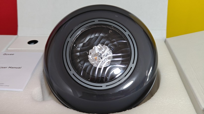 Mit der Uplighter Stehleuchte präsentiert Govee eine außergewöhnliche Stehlampe. Sie zaubert tolle Animationen an die Decke, kann aber dank einer zweiten Leuchte auch als einfache Leselampe genutzt werden. Aktuell ist sie zum neuen Tiefstpreis für 140 Euro statt 180 Euro (- 22 Prozent) erhältlich.