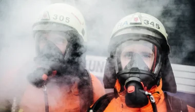 Brand in der Weihnachtsnacht: Feuerwehr rettet 13 Menschen aus Haus