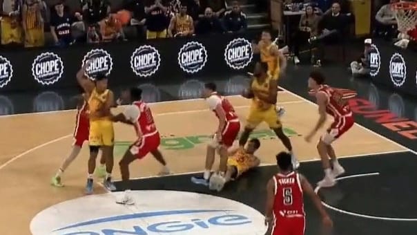 Ganz krasser Pass beim 100:91: Albas Kayil genial wie einst Magic Johnson | Sportmix