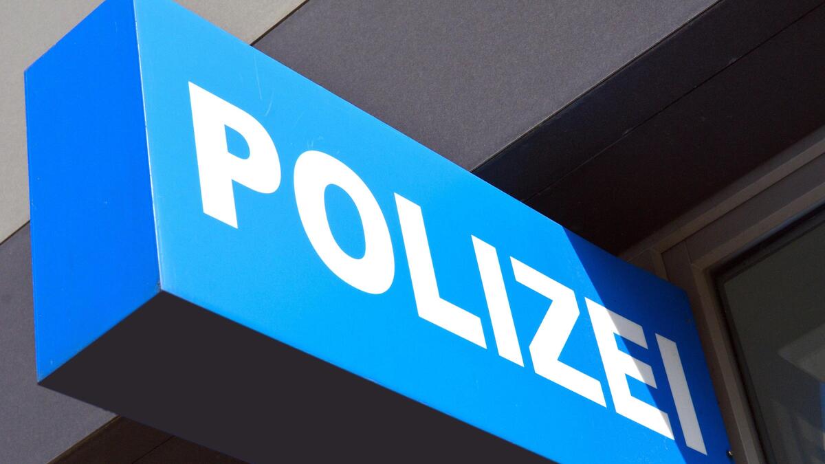 Zeugen eines Unfalls am Brüsseler Ring werden gebeten, sich bei der Aachener Polizei zu melden.