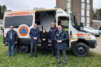 Ein Fahrzeug, das auch für den kriegerischen Ernstfall gerüstet ist, wurde jetzt von Andreas Dovern, Michael Bartz, Catarina dos Santos-Wirtz, Tim Grüttemeier und Thomas Johnen (von rechts) vorgestellt.