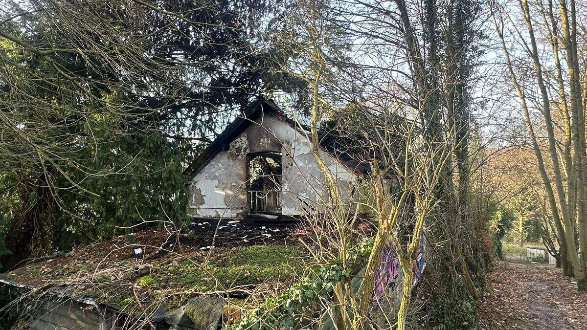 Beim Brand in der Tittelsstraße in Würselen brannte ein leerstehendes Haus vollständig aus.
