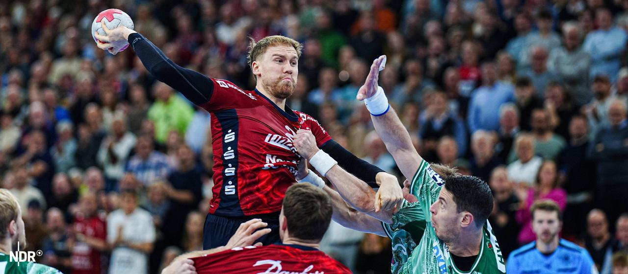 Simon Pytlick (SG Flensburg-Handewitt) beim Torwurf im Spiel gegen Füchse Berlin | IMAGO/Eibner Simon Pytlick (SG Flensburg-Handewitt) beim Torwurf im Spiel gegen Füchse Berlin