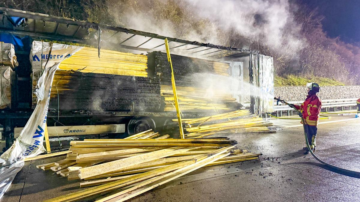 LKW-Brand auf A5 sorgt für Vollsperrung nahe Karlsruhe