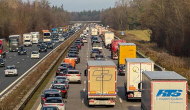 Unfall auf A5 bei Bruchsal: Verkehr staut sich zurück
