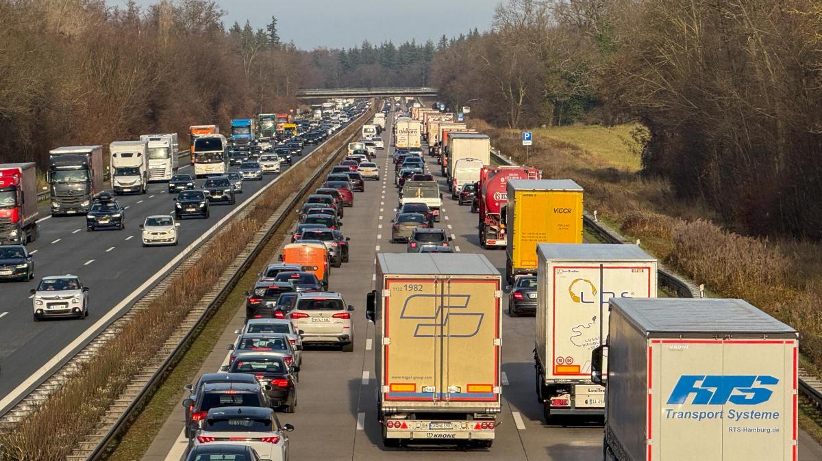 Unfall auf A5 bei Bruchsal: Verkehr staut sich zurück