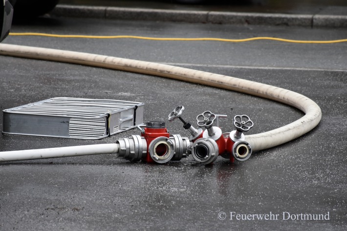 FW-DO: Balkonbrand in Dortmund-Derne