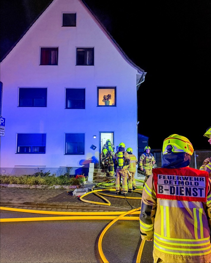 FW-DT: Gemeldeter Wohnungsbrand - Essen auf Herd verursacht starke Rauchentwicklung