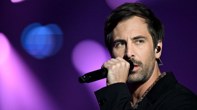 Jahresabschlusskonzert in Karlsruhe: Max Giesinger liest die Plakate aus dem Publikum