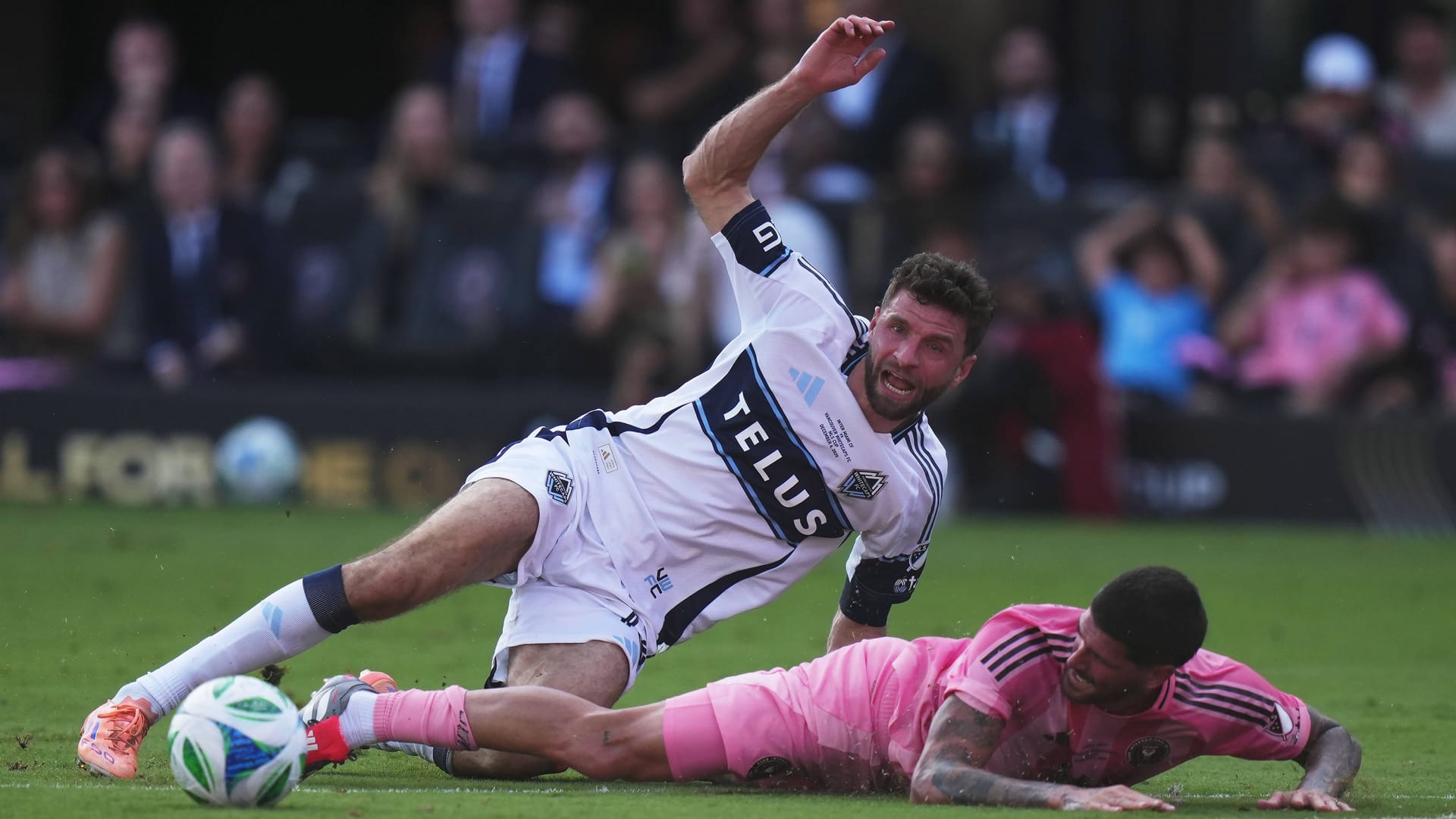 Glücklos: Thomas Müller (li.) im Zweikampf mit Miamis Rodrigo de Paul. Glücklos: Thomas Müller (li.) im Zweikampf mit Miamis Rodrigo de Paul.