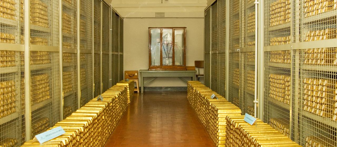Der Goldtresor der italienischen Zentralbank ist mit gestapelten Goldbarren gefüllt (undatierte Aufnahme).