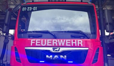 Mehrere Container in Brand - Schwieriger Löscheinsatz