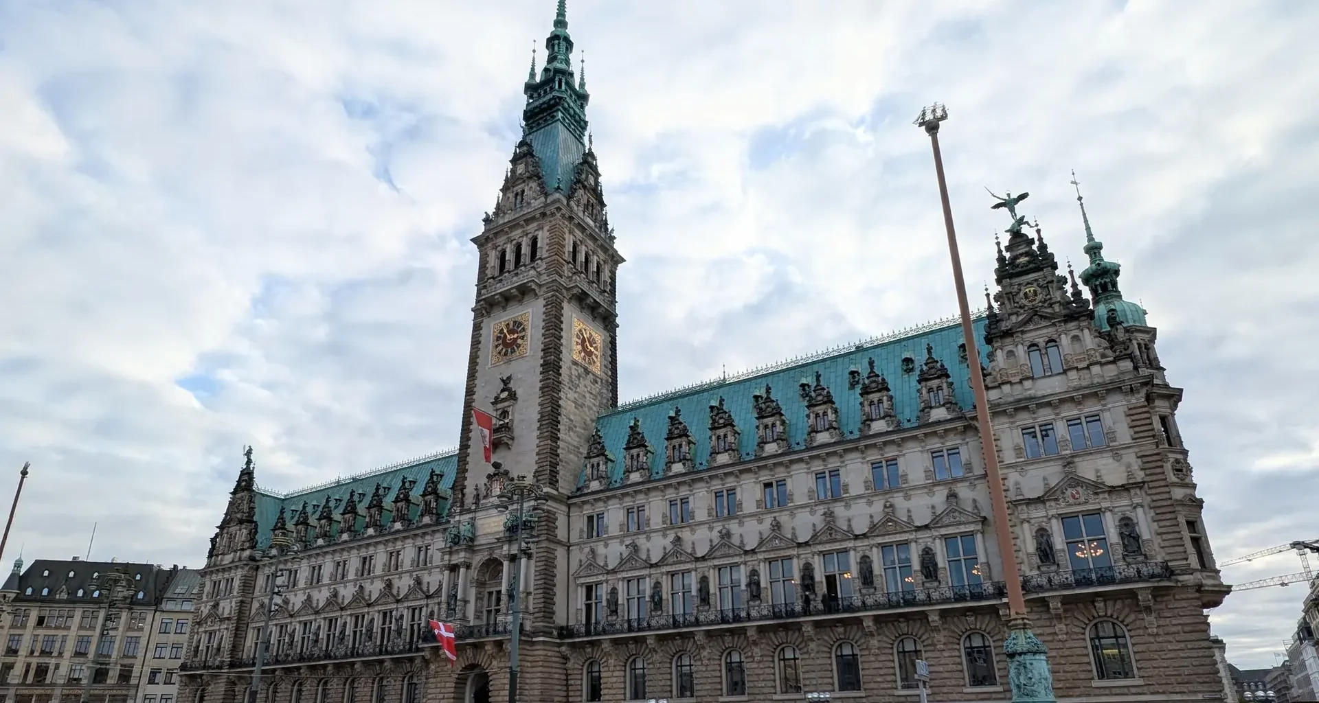 Hamburg übernimmt fast alle seine Auszubildenden