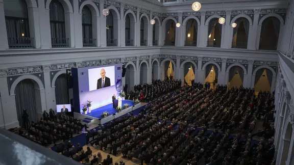 Norbert Aust spricht bei der Versammlung Ehrbarer Kaufleute.