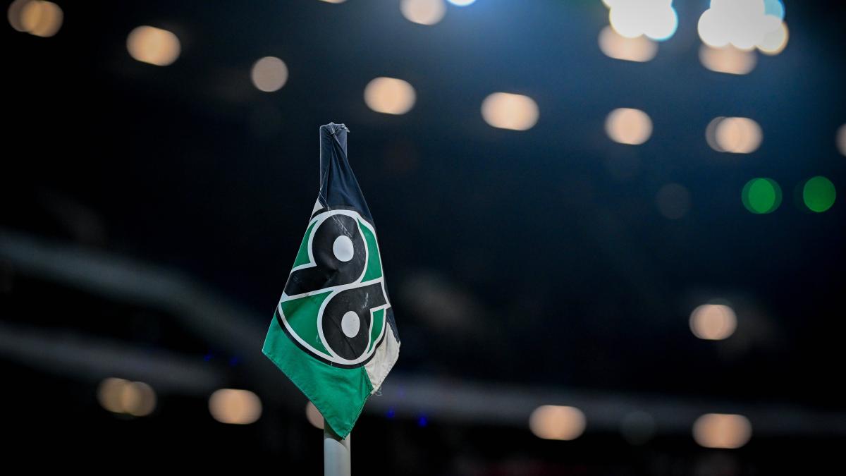 Unfall nach Spiel von Hannover 96: Mann gerät unter Fanbus