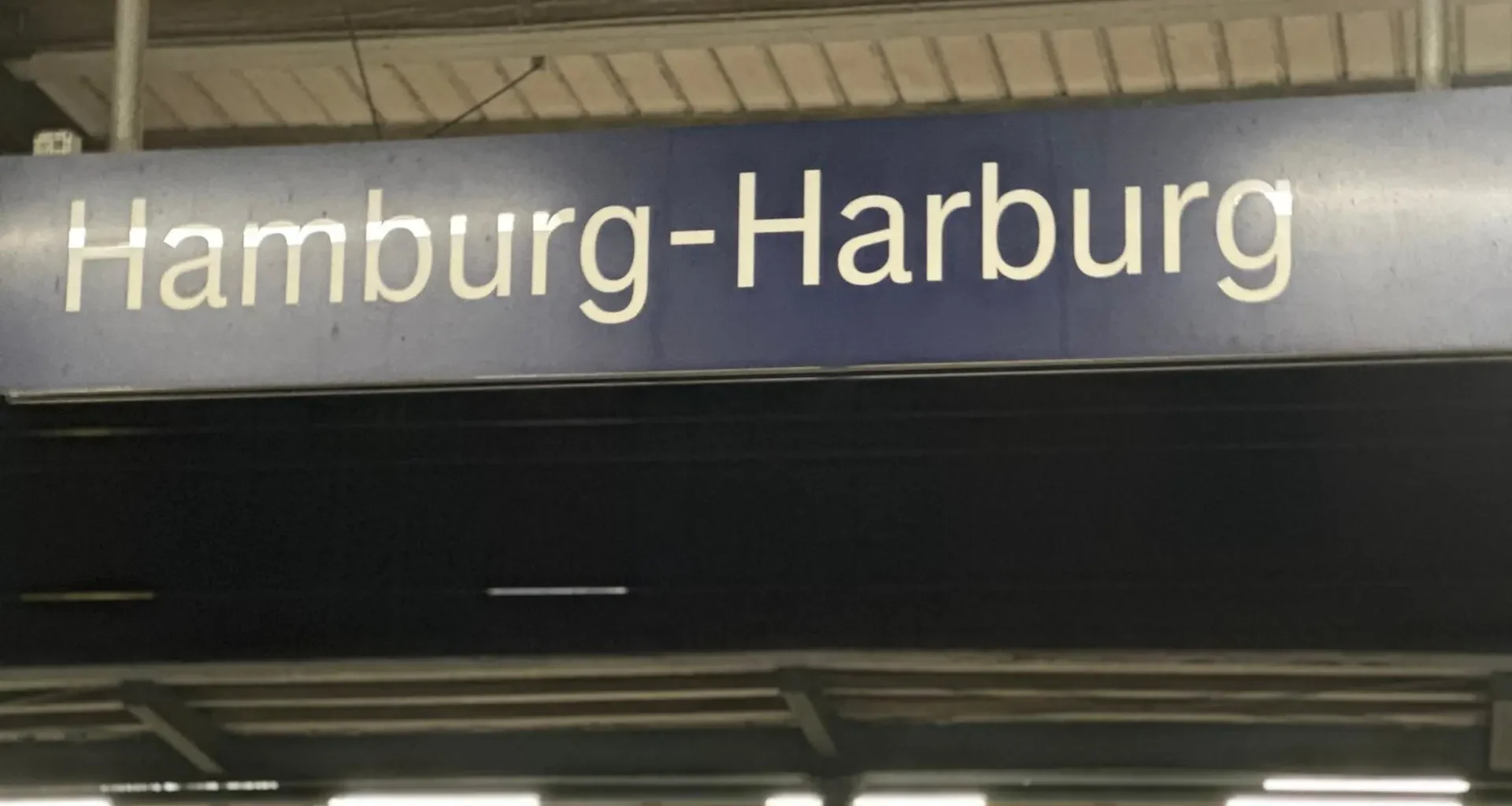 S-Bahntunnel Harburg: Frau aus Tunnel gerettet