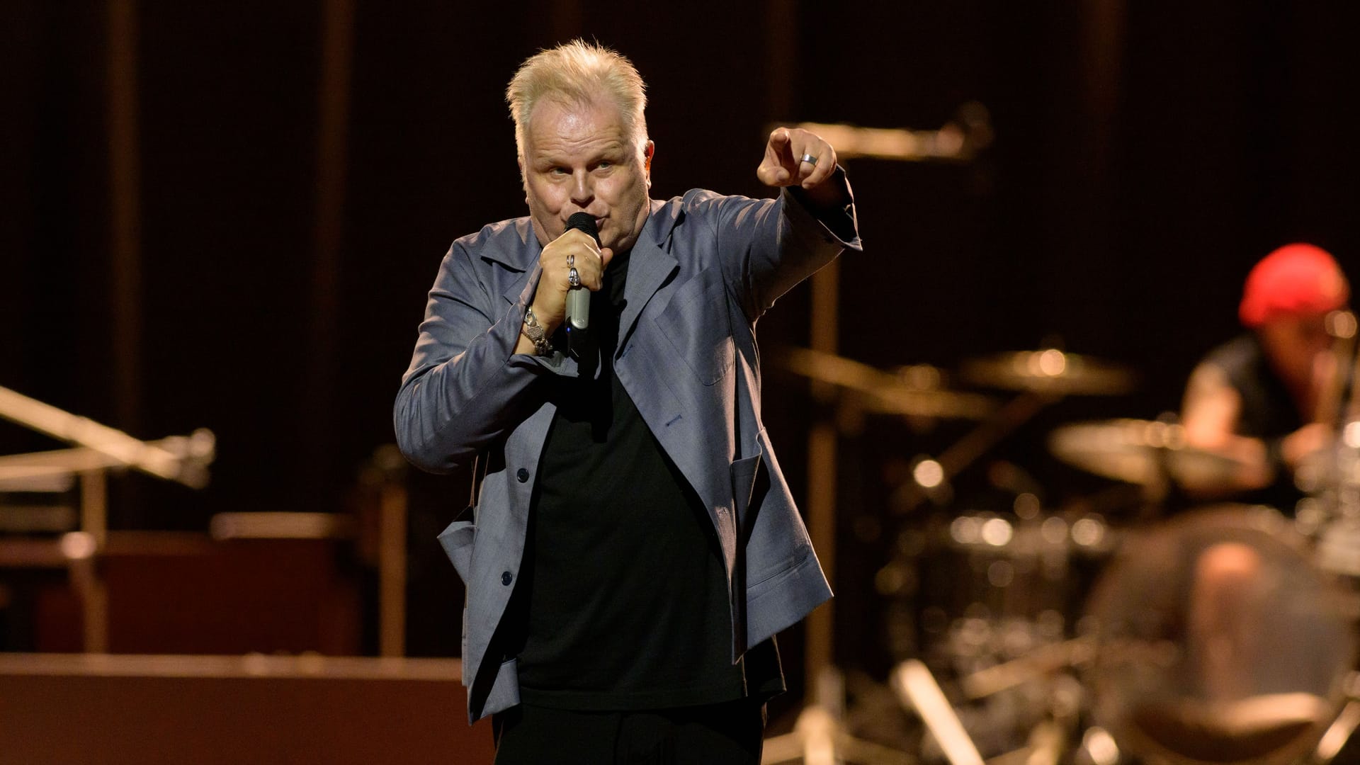Herbert Grönemeyer bei einem Konzert in der Münchner Olympiahalle im Jahr 2023 (Archivbild):