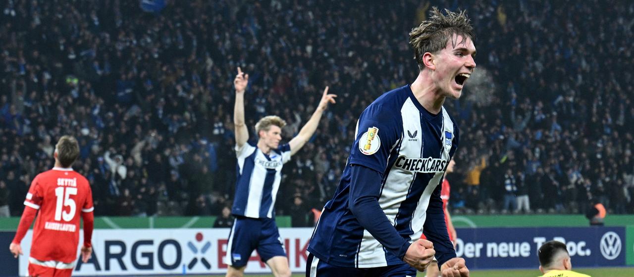 Herthas Kennet Eichhorn bejubelt seinen Treffer | REUTERS/Annegret Hilse Herthas Kennet Eichhorn bejubelt seinen Treffer