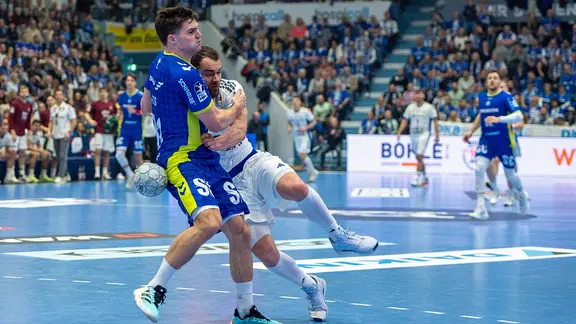 Spielszene des HSV Hamburg in Gummersbach