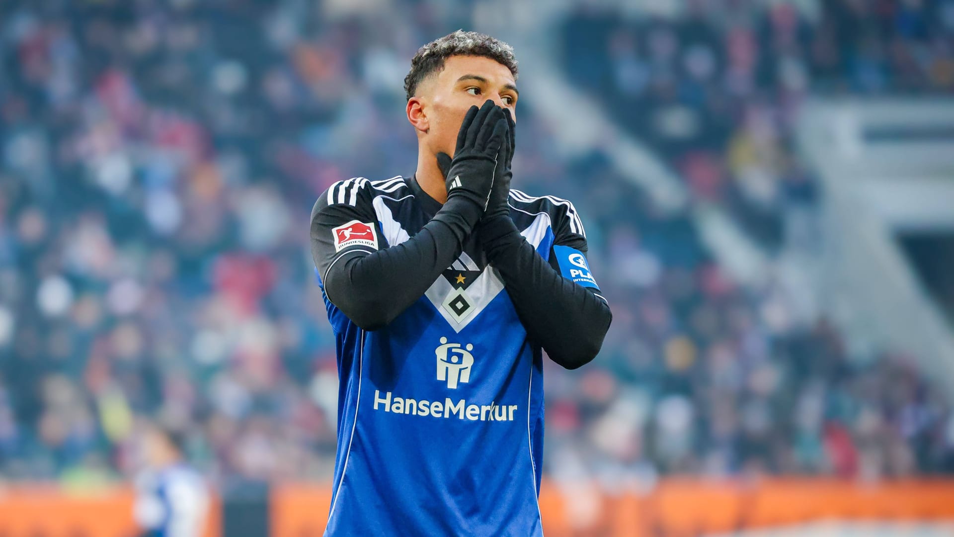 HSV-Stürmer Ransford Königsdörffer ärgert sich (Archivbild): Eine Woche nach dem 1:0-Sieg über die Hamburger hat Augsburg Sandro Wagner gefeuert. HSV-Stürmer Ransford Königsdörffer ärgert sich (Archivbild): Eine Woche nach dem 1:0-Sieg über die Hamburger hat Augsburg Sandro Wagner gefeuert.