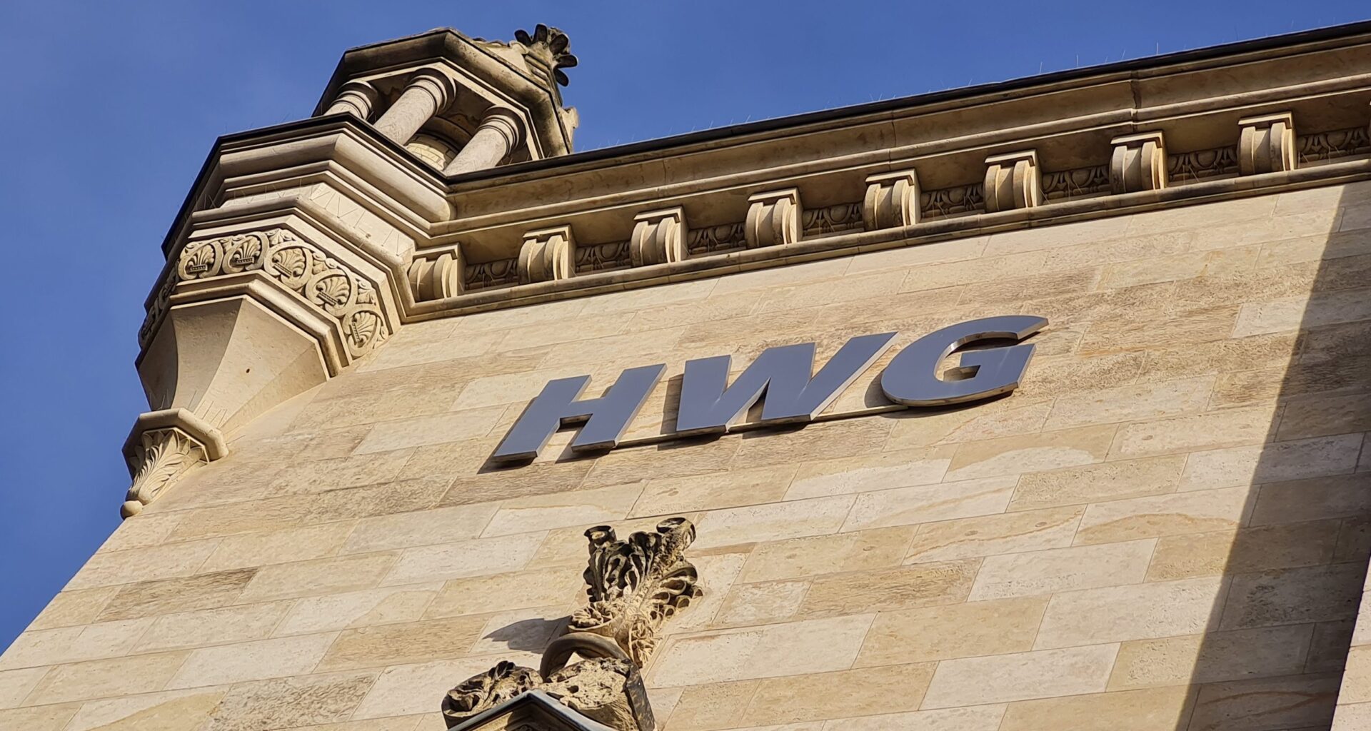 H@llAnzeiger - Veränderte Geschäfts- und Servicezeiten der HWG