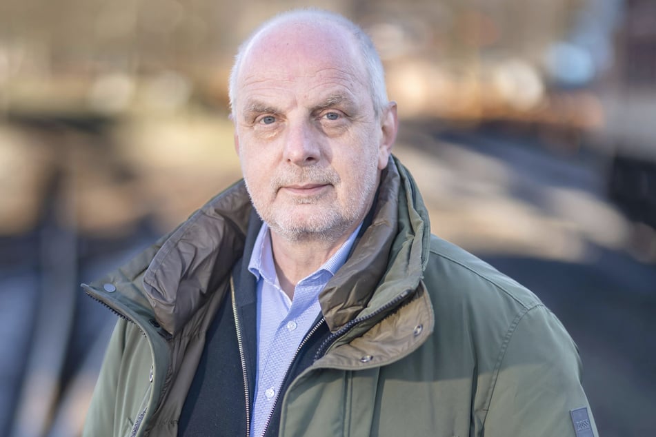 Detlef Müller (61, SPD) wirbt für Chemnitzer Ampelfiguren – damit die Stadt auch an der Kreuzung Gesicht zeigt.