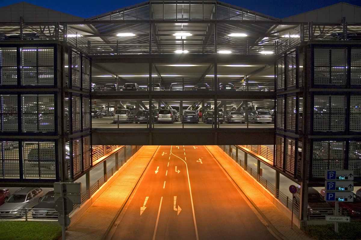 So parkst du am Flughafen Hannover am günstigsten. (Archvbild)